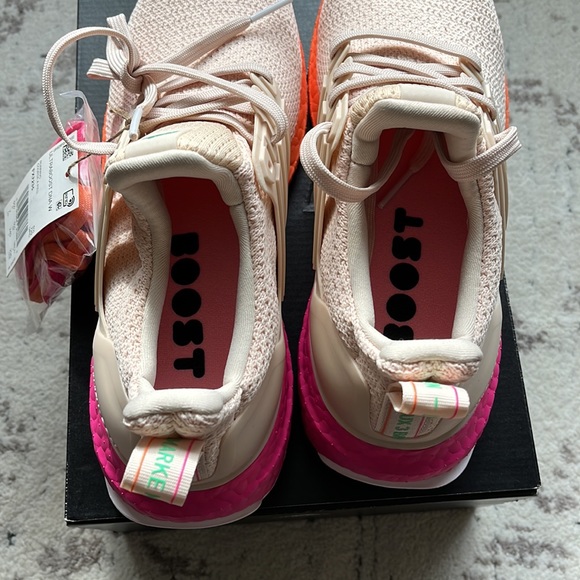 NWT Adidas Ultraboost DNA - Picture 6 of 9